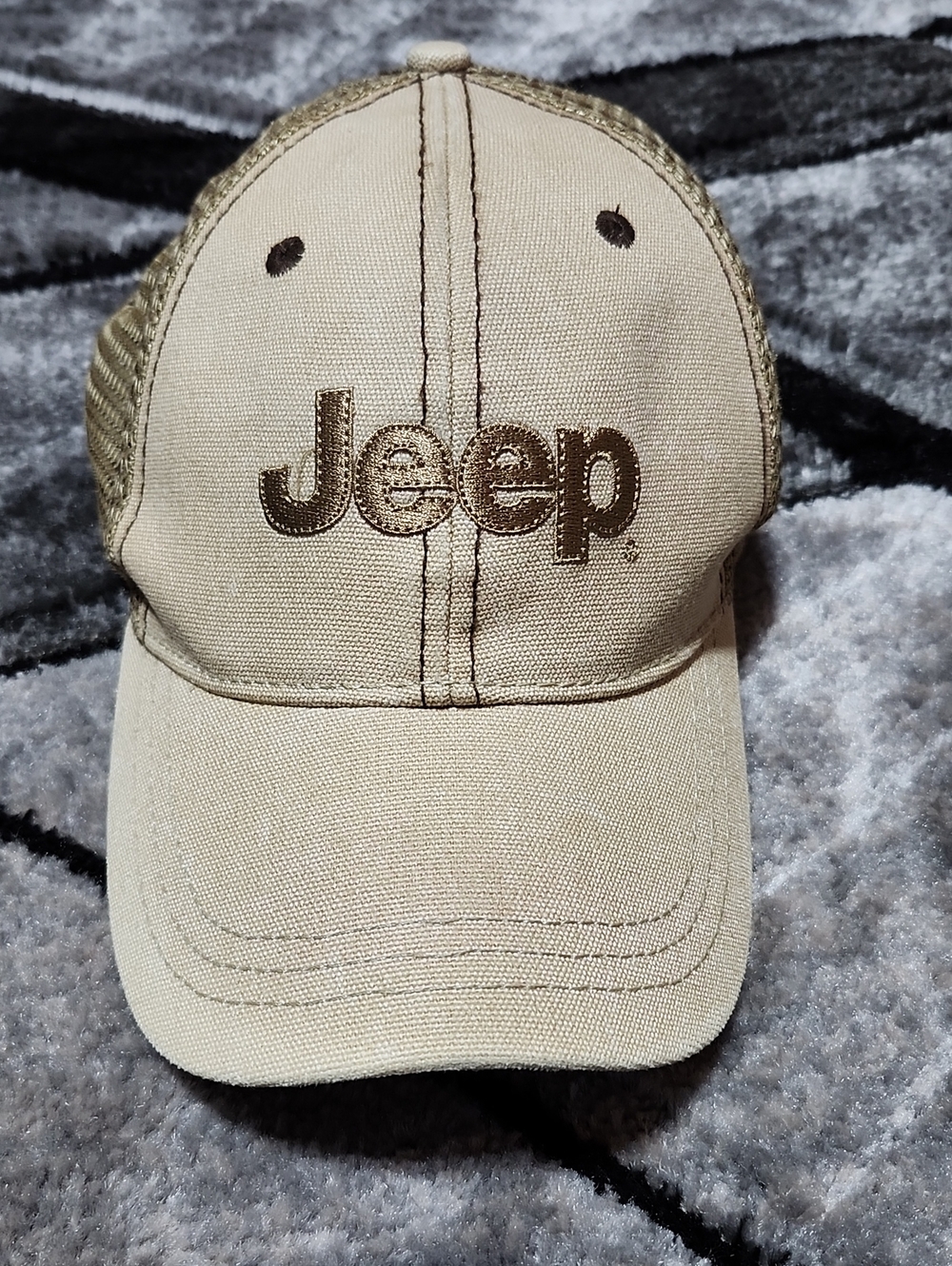 JEEP EMBROIDERED TAN/KHAKI MESH TRUCKER CAP HAT